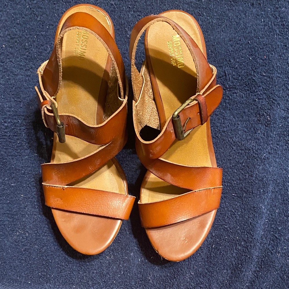 Mossimo Supply Co. Tan Leather Sandals Minor scratches refer to picture,